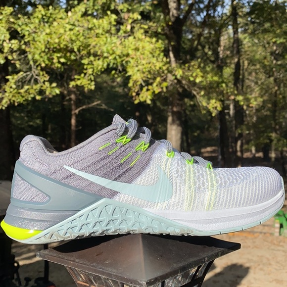 Nike Shoes - Nike Metcon DSX Flyknit women’s size 9.5